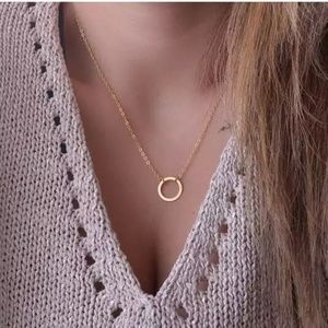 Gold Chain Circle Pendant Necklace